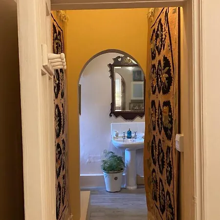 Historic House In Beatrix Potter Village Casa de Campo Near Sawrey